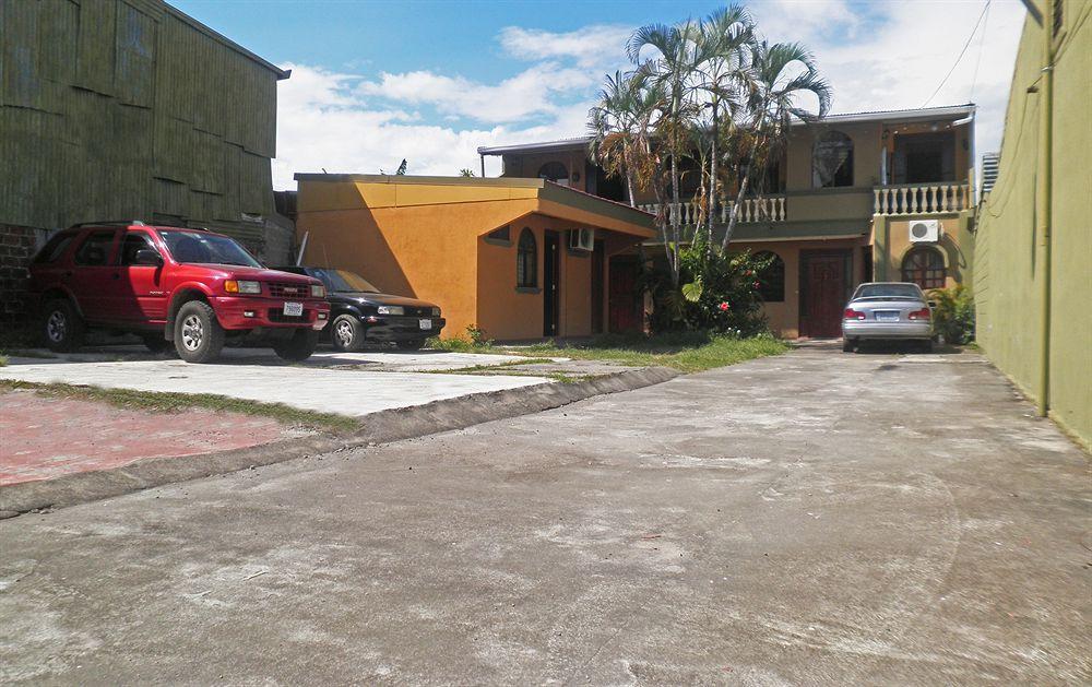 Cabinas Madeleine Πουνταρένας Εξωτερικό φωτογραφία