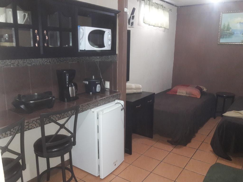 Cabinas Madeleine Πουνταρένας Εξωτερικό φωτογραφία
