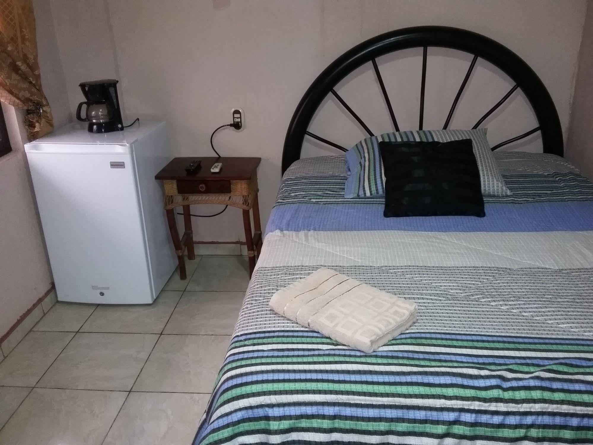 Cabinas Madeleine Πουνταρένας Εξωτερικό φωτογραφία